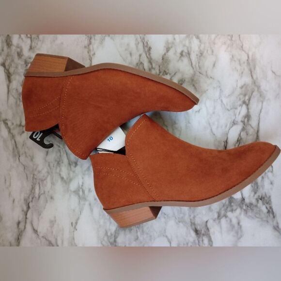 NWT Time and Tru Faux Suede Cognac Ankle Boots Size 10 - Picture 6 of 12